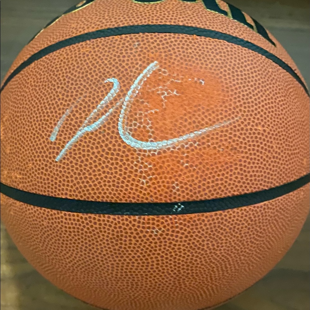 NY Knicks LA Lakers Cavs Nuggets NBA autograph signed basketball J.R. Smith